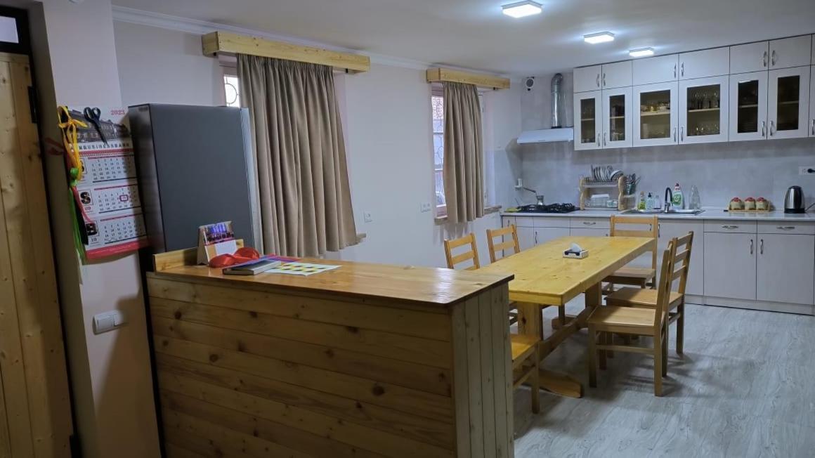 Legend Guest House Yekhegis Exterior foto